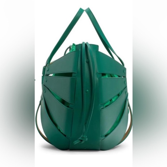 “Racing Green” Two-Part Shell Tote | Bottega Veneta - Picture 4 of 7